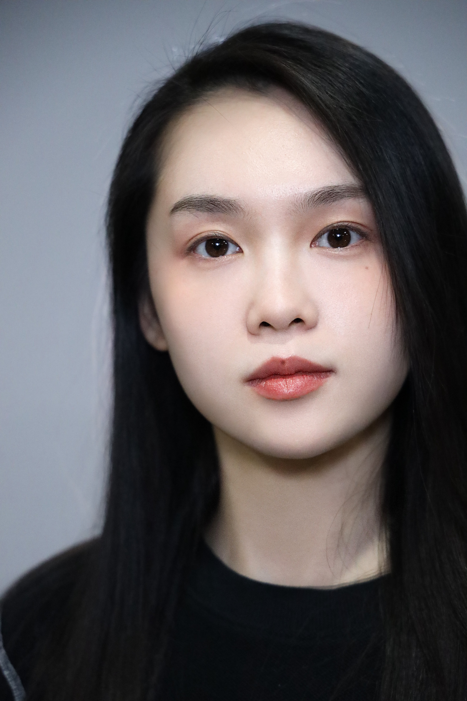 文艺少女王艺荻 脚踏实地向前行