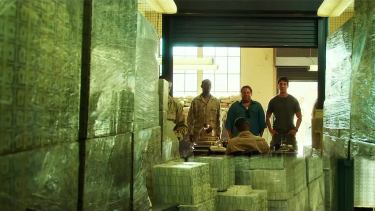 最有钱的军事基地，堆着12亿美元，给士兵买武器！高分犯罪片