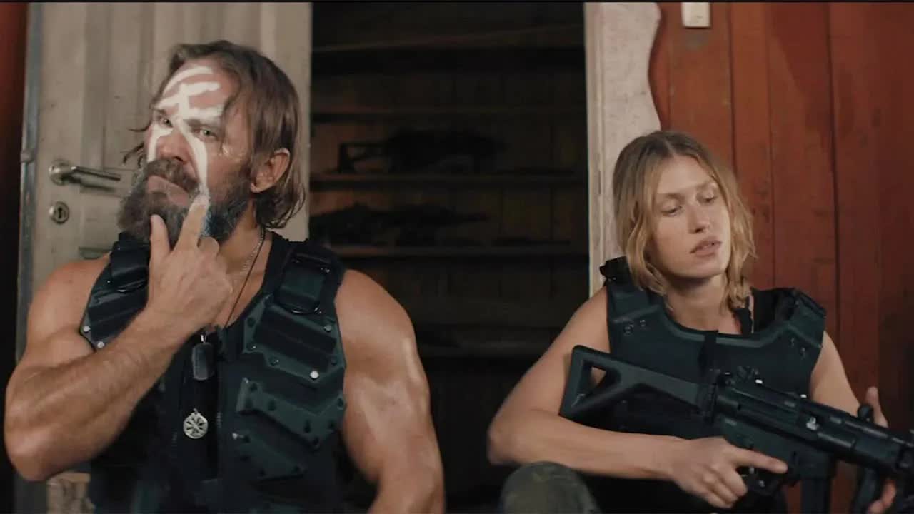 200年后的顶级雇佣兵，一人秒杀100个壮汉，狠到发狂！！火爆动作片