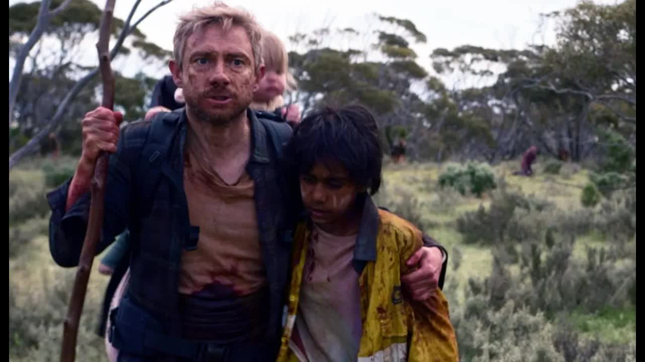 父爱有多伟大？变成丧尸，捆着双手将女儿送到安全区 丧尸片