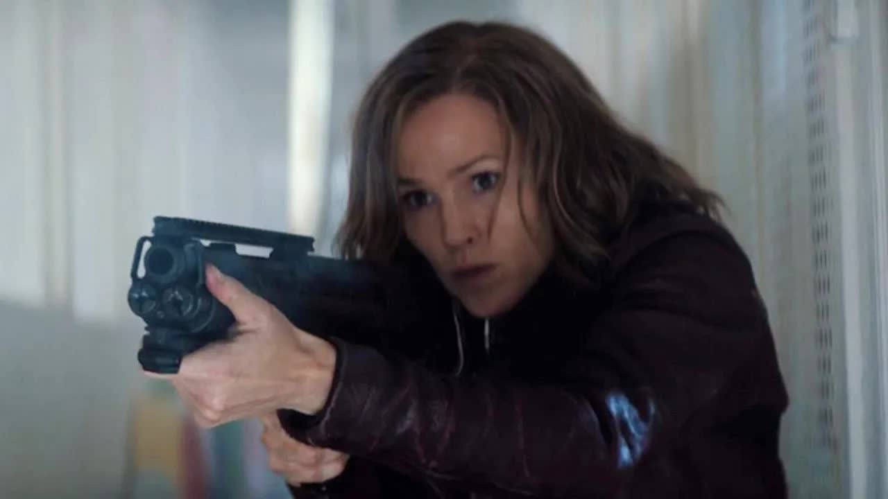 家人被黑帮痛下杀手，妻子为复仇，开始魔鬼训练，成功捣毁黑帮！火爆犯罪片