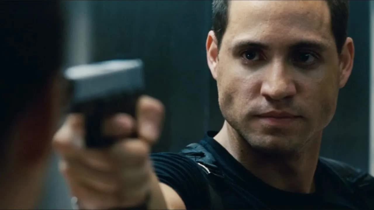 顶级刺客到底有多强？一人干掉几十个总统保镖，百米精准狙杀总统！火爆犯罪片 (0)