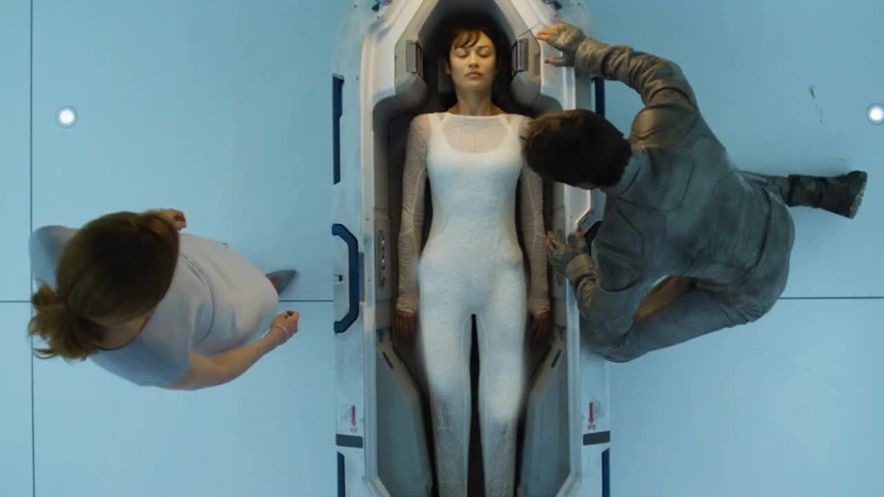 2077年光棍消失！男人20岁就能领妻子，有人却后悔了！高分科幻片