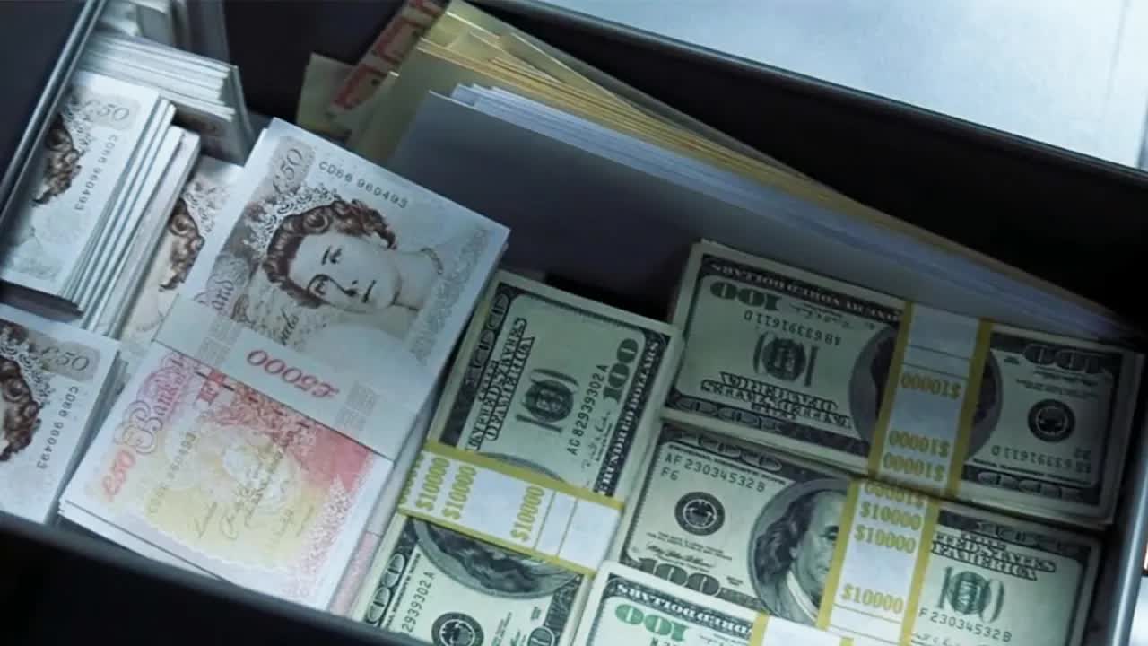 男子开公司以谋骗为生，不料却被手下员工骗的倾家荡产！ 高智商犯罪片