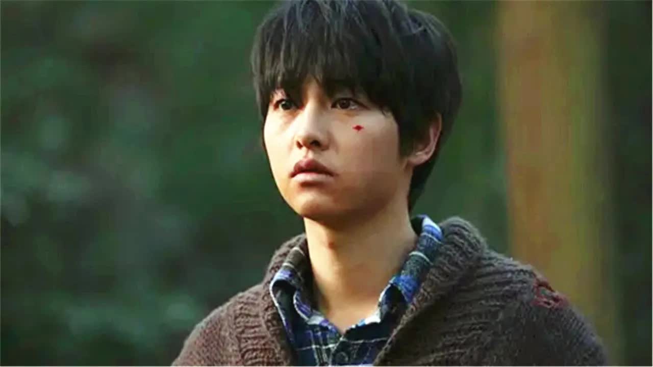 狼人爱上少女，苦等47年，少女却把他当狗养！