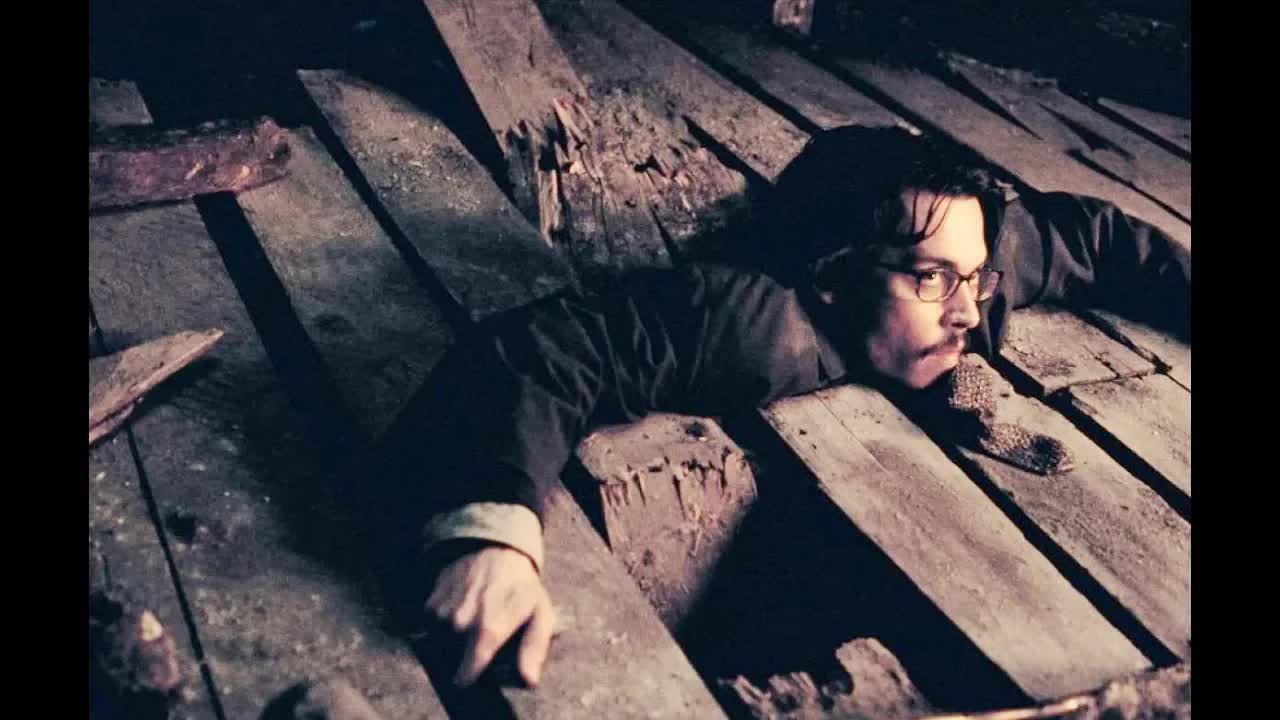 强尼戴普早期的宗教悬疑片，神秘古书暗藏召唤魔鬼的密码《第九道门》