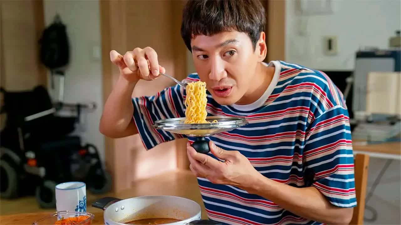 笑尿！演智障最像的演员，不说还以为是真的！