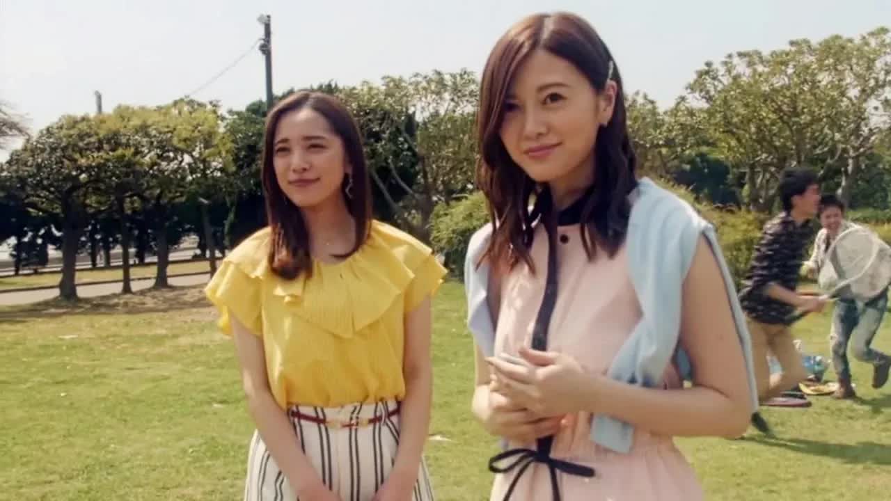 女網紅為搏眼球瘋狂炫富，不料被神秘粉絲盯上……