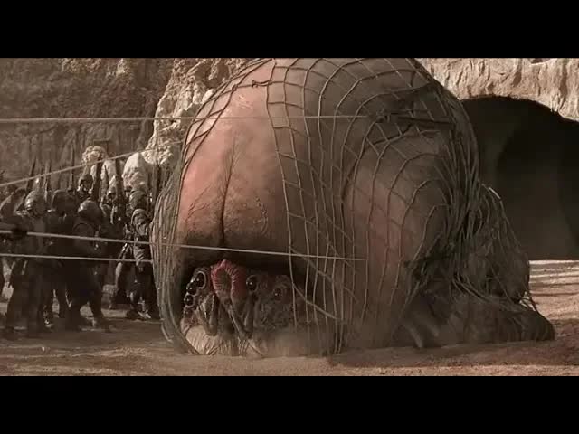 22年前的特效至今能打！外星肉蟲竟靠吃人腦進化，人蟲大戰一觸即發