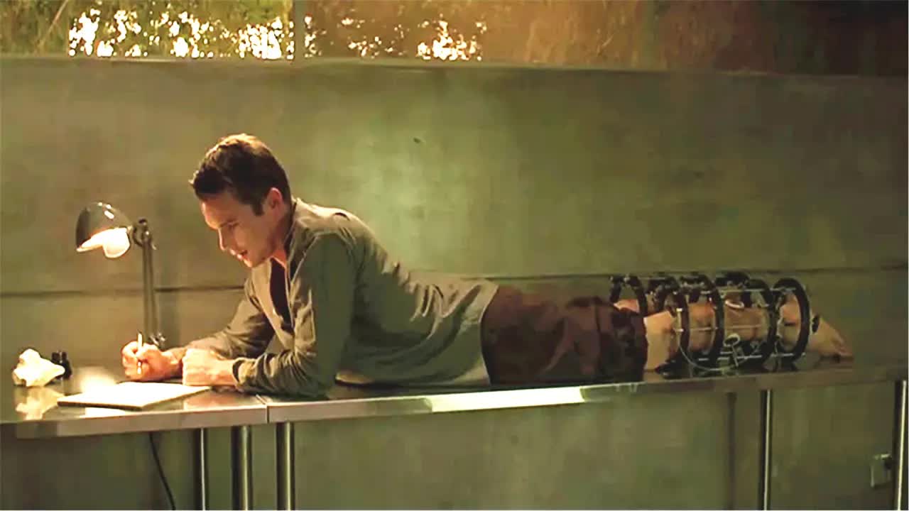 男子出生就被判为“残次品”，他不惜断骨增高，力压一众所谓精英打脸整个社会！