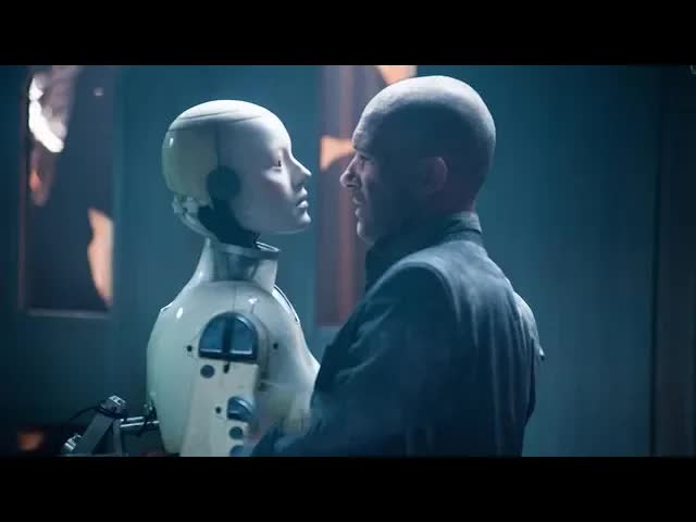 未來人口銳減，人類製造機器人做苦力，然而事情不會那麼簡單……