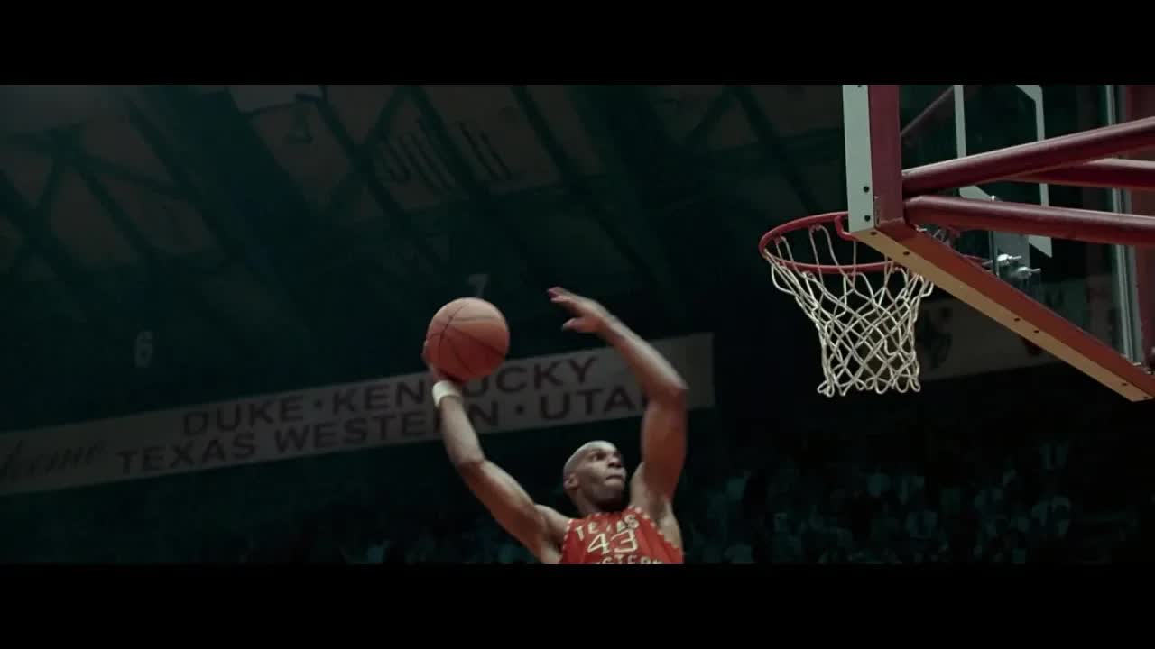 【越哥】速看《光荣之路》：可能是目前最好的篮球电影，篮球迷不可错过！