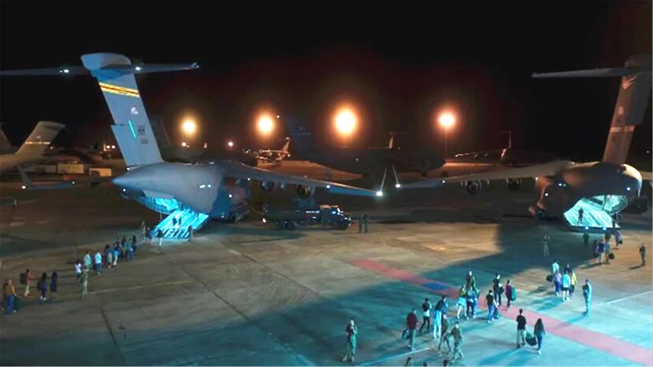 彗星来袭，75%物种将灭绝，美国却瞒着市民偷偷转移他们认为有价值的人！